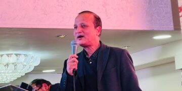 ফারুক আহমদ’র টাইম এচিভমেন্ট অ্যাওয়ার্ড লাভ