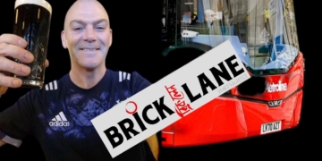 ছিনতাইকারী  আটকে চাকরী হারালেন বাস ড্রাইভার