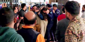 ডাক্তারদের ওয়াশরুমে ‘স্পাই ক্যামেরা’; গ্রেপ্তার ইন্টার্ন চিকিৎসক ৫ দিনের রিমান্ডে