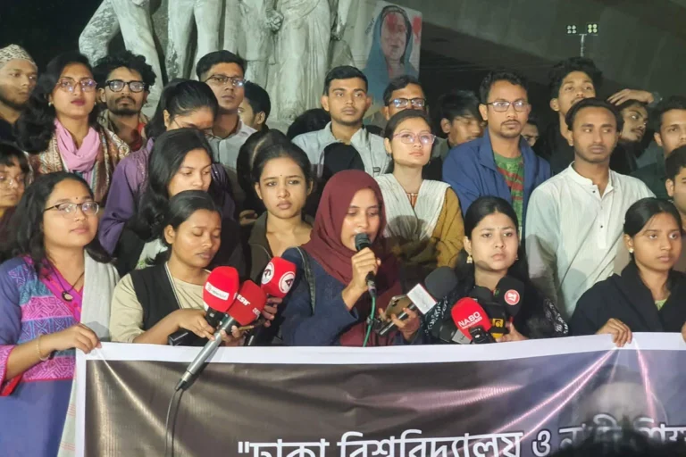 ডাকসুকে বেশ্যাখানাসহ বিভিন্ন কুরুচিপূর্ণ মন্তব্য জামায়াত নেতার; বিক্ষোভে উত্তাল ঢাবি