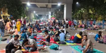 দেশে চাকরি হারিয়েছেন ১২ লাখ মানুষ, আগামী ৬ মাসে আরও ১২ লাখ হারানোর আশাঙ্কা