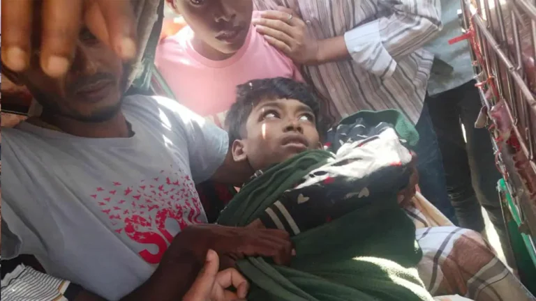 আবারও মিয়ানমার থেকে ছোড়া গুলিতে বাংলাদেশি ২ কিশোর গুরুতর আহত