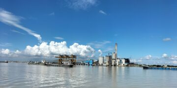 নিরাপত্তা ঝুঁকিতে গোপনে বাংলাদেশ ছেড়ে গেছেন রামপাল তাপবিদ্যুৎকেন্দ্রের ৯ ভারতীয় কর্মকর্তা