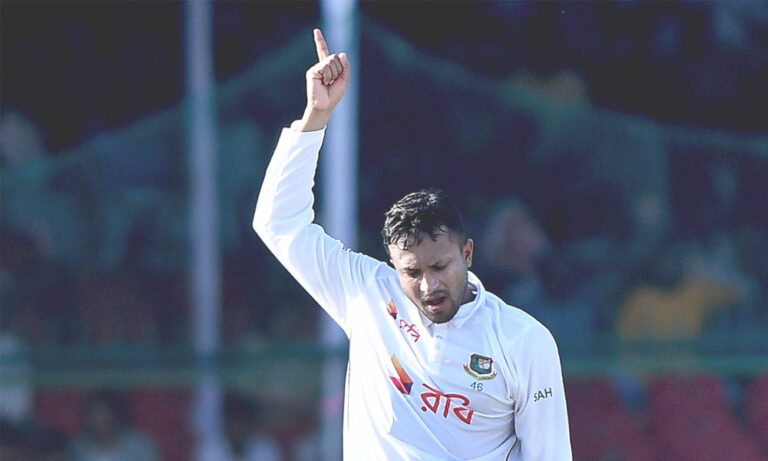 ইজ্জত রক্ষায় সাকিবকে পাকিস্তানের বিরুদ্ধে মুখোমুখি করাতে চেষ্টা করছে বিসিবি