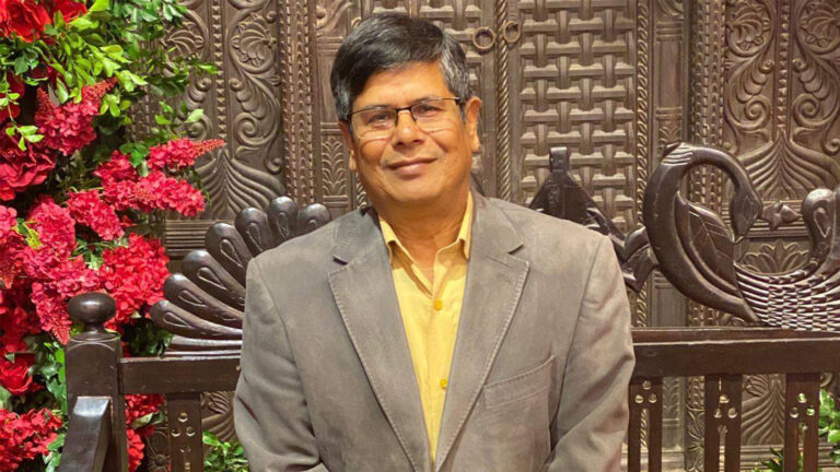 সাবেক সচিব আবু আলম মোহাম্মদ শহীদ খানের দেশত্যাগে নিষেধাজ্ঞা