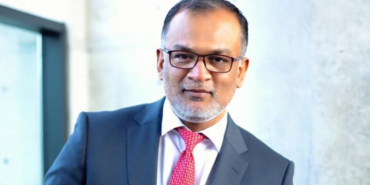 ভুলের জন্য ক্ষমা চেয়ে নিজেকে ভুলে যেতে অনুরোধ বাণিজ্য উপদেষ্টার