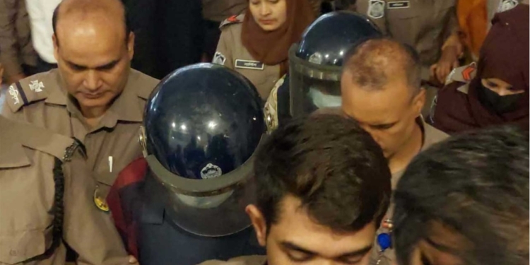 শিশু নির্যাতনের আলোচিত মামলায় বিমানের এমডিসহ রিমান্ডে ৪ জন