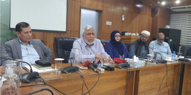 ‘বিনিয়োগ আসেনি’ স্বীকার করলেন জ্বালানি উপদেষ্টা ফাওজুল কবির