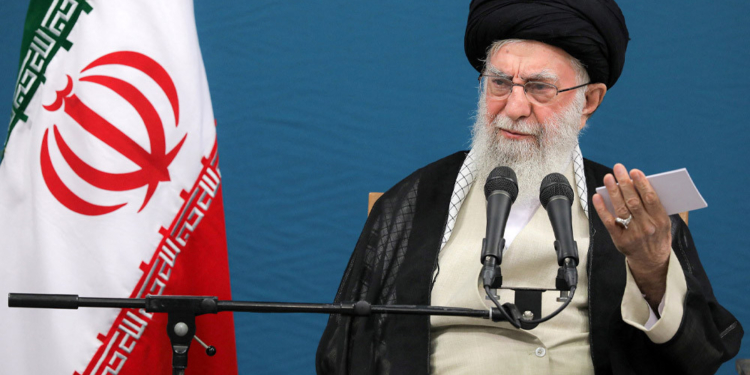 ইসলামিক রিপাবলিককে ট্রাম্প নিশ্চিহ্ন করতে পারবেন না : খামেনি