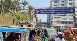 হাসপাতালের ৬তলা থেকে লাফিয়ে তরুণীর মৃত্যু