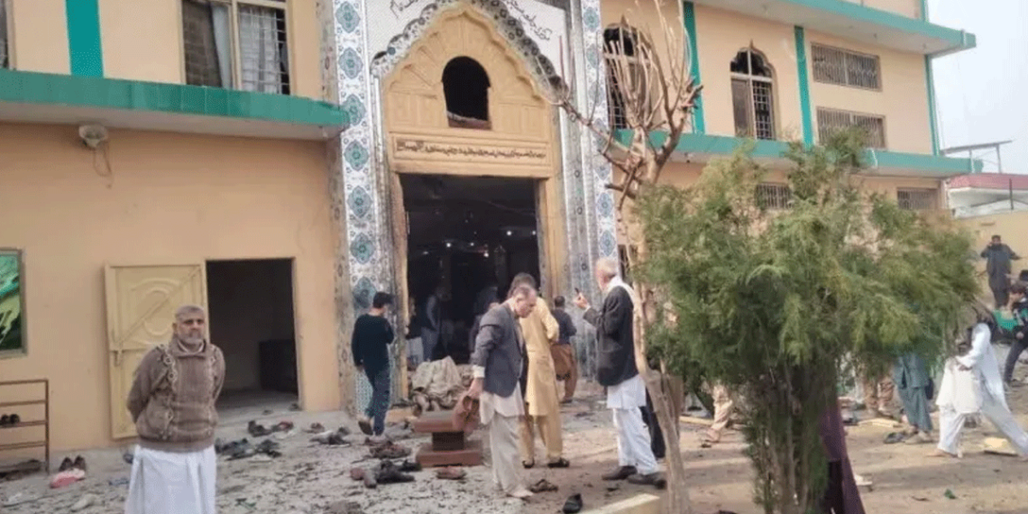 পাকিস্তানের ইসলামাবাদে শিয়া মসজিদে বিস্ফোরণ; নিহত ১৫