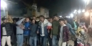 পীরগঞ্জে আ.লীগ কার্যালয়ে পতাকা উত্তোলনের প্রতিবাদে ছাত্রদলের ভাঙচুর