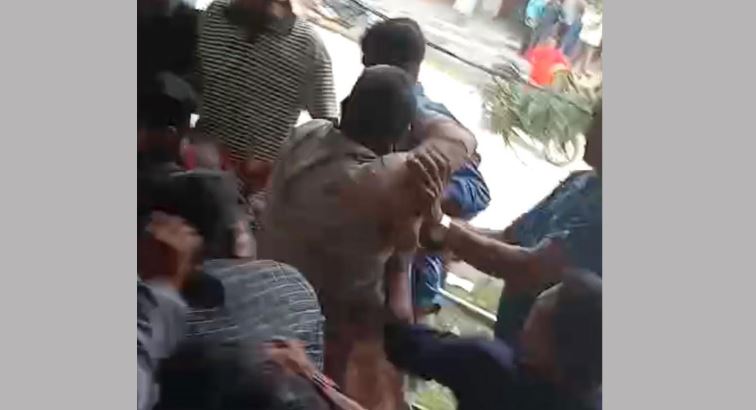 টেন্ডার দাখিল নিয়ে জামায়াত নেতাকে পেটালেন বিএনপির নেতাকর্মীরা