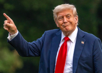 ইরানের দিকে আমাদের জাহাজ যাচ্ছে; চুক্তি না করলে ভয়াবহ কিছু ঘটবে: ট্রাম্প