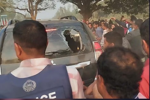 ব্যালট উদ্ধারের দাবি এলাকাবাসীর;  ‘মব’ করে ইউএনওর গাড়ি ভাঙচুর