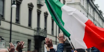৯ হাজার বিদেশি শ্রমিক নেবে ইতালি