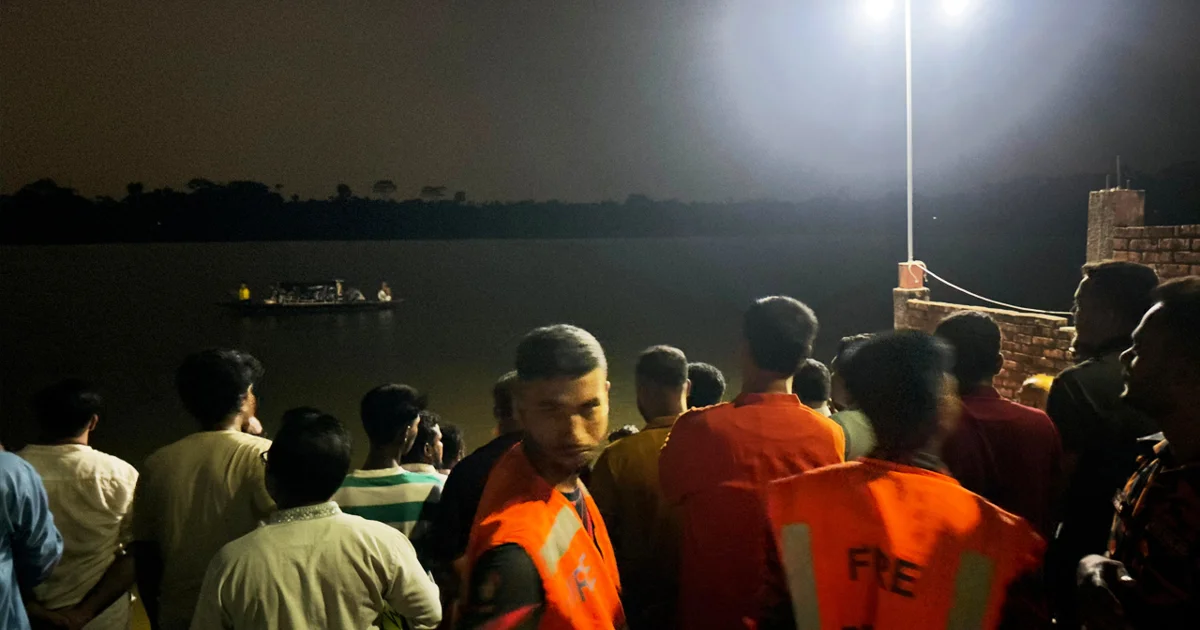 খান জাহান আলীর মাজার-সংলগ্ন দিঘির ঘাট থেকে শিশুকে নিয়ে গেল কুমির
