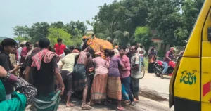মেহেরপুরে ইজিবাইক ও ট্রাকের সংঘর্ষে শিশুসহ নিহত ৩