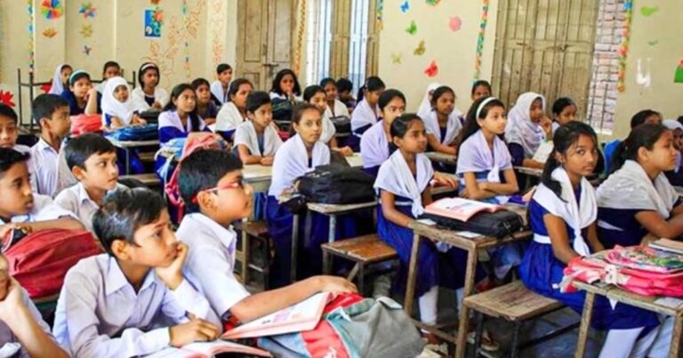 প্রাথমিকের শিক্ষার্থীরা পোশাক, জুতা ও স্কুল ব্যাগ পাচ্ছে জুলাই