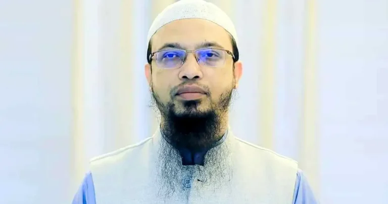 ‘অনর্থক এক খেলার পেছনে চলছে গোটা পৃথিবীর সম্মিলিত উন্মাদনা’ : দাবি আহমাদুল্লাহর