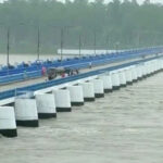 উজানের ঢলে তিস্তার পানি বিপৎসীমা ছুঁই ছুঁই