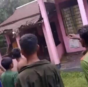 ধর্ম অবমাননার অভিযোগে যুবক গ্রেফতার বাসা ও মন্দিরে হামলা ভাঙচুর