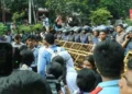 মন্ত্রীর পদত্যাগের দাবি বাদ ; অবশেষে ছয় দফা দাবি নিয়ে সচিবালয়ে ৬ শিক্ষার্থী