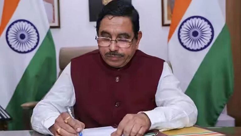 ভারতের নতুন শিক্ষামন্ত্রী প্রহ্লাদ যোশী