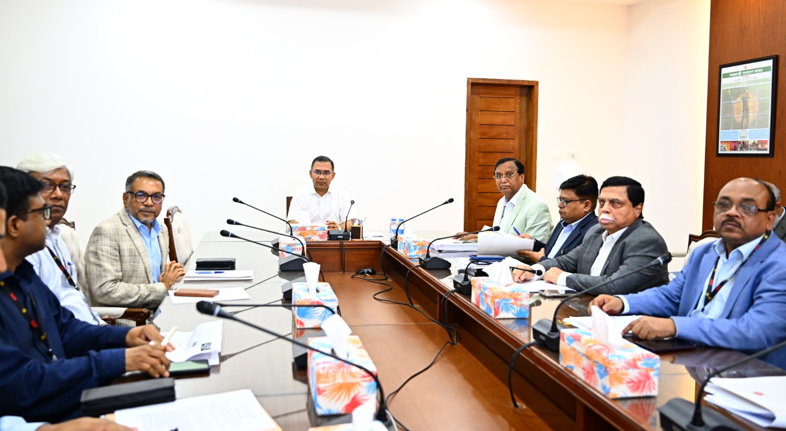 রাজধানীর যানজট নিরসনে বৃত্তাকার সড়ক ও নৌপথের অগ্রগতি পর্যালোচনায় প্রধানমন্ত্রী