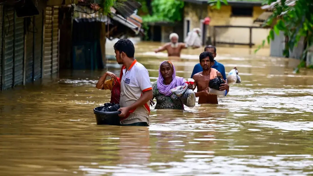 টানা ভারী বৃষ্টির শঙ্কা, পাঁচ জেলায় স্বল্পমেয়াদি বন্যার পূর্বাভাস