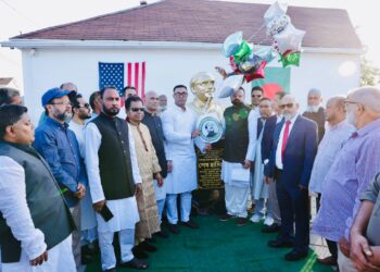 যুক্তরাষ্ট্রের মিশিগানে বঙ্গবন্ধুর  প্রতিকৃতি স্থাপন