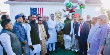 যুক্তরাষ্ট্রের মিশিগানে বঙ্গবন্ধুর  প্রতিকৃতি স্থাপন