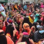 গ্যাস-বিদ্যুৎ সংকটে দুই বছরে বন্ধ পাঁচ শতাধিক কারখানা: হুমকিতে অর্থনীতি ও কর্মসংস্থান