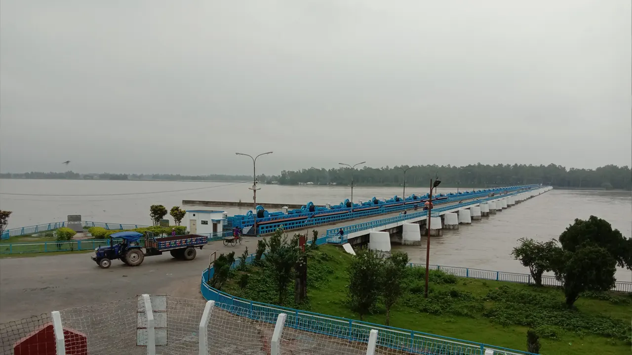 তিস্তার পানি বিপদসীমা ছুঁই ছুঁই  ; খুলে দেয়া হয়েছে ৪৪ টি গেট