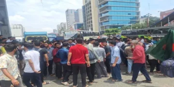 শিক্ষামন্ত্রীর পদত্যাগসহ ৮ দফা দাবিতে রাজধানীতে শিক্ষার্থীদের মহাসড়ক অবরোধ
