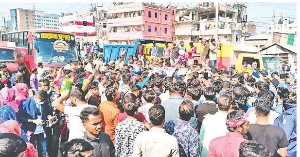 অর্থনীতির ভঙ্গুর দশা: ৯৫ কারখানা বন্ধ, কাজ হারিয়েছেন ৬২ হাজার শ্রমিক