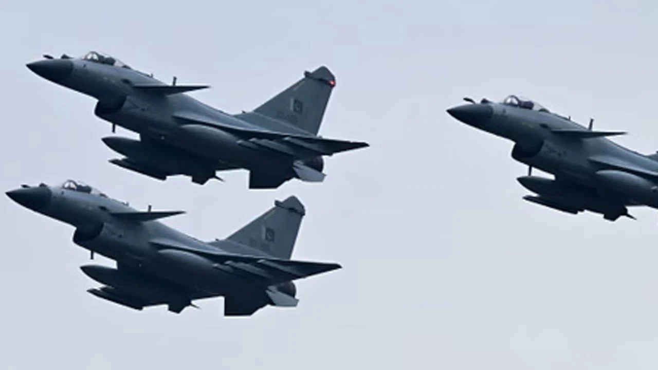 আফগানিস্তানে পাকিস্তানের বিমান হামলায় একই পরিবারের তিনজনের প্রাণহানি