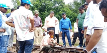 মিরসরাইয়ে স্টেশন পরিদর্শনে রেলের উচ্চপর্যায়ের কর্মকর্তা দল