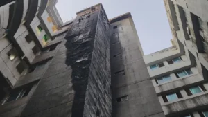 ময়মনসিংহ মেডিকেলে অগ্নিকাণ্ড : আতঙ্ক ও পদদলনে প্রাণহানি, নিরাপত্তা ব্যবস্থা নিয়ে প্রশ্ন