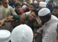 তিন ঘণ্টার প্যারোলে মুক্তি পেয়ে মায়ের জানাজায় স্বেচ্ছাসেবক লীগ নেতা