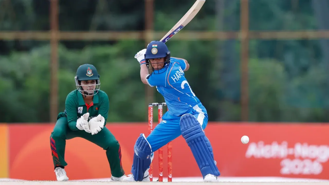শেফালি বর্মার বিধ্বংসী শতকে ফাইনালে ভারত; সেমিফাইনালে স্বপ্নভঙ্গ বাংলাদেশের!