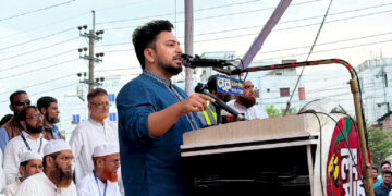 তেল ও গ্যাস-সংকট নিরসন না করলে ক্ষমতায় থাকতে পারবেন না: নাহিদ