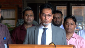 প্রধানমন্ত্রী তার সুবিধামতো সময়ে ভারতে যাবেন: চিফ হুইপ
