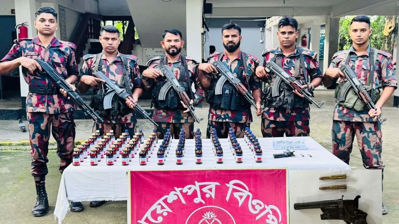 চুয়াডাঙ্গার সীমান্তে বিজিবির অভিযানে পিস্তল ও মাদক উদ্ধার