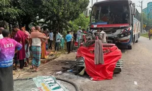 ময়মনসিংহে বাস ও অটোরিকশার সংঘর্ষে নিহত ৭