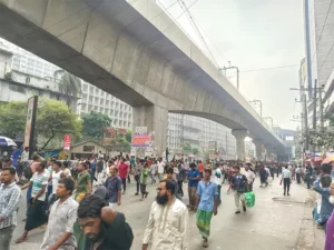 রাজধানীতে অটোরিকশা চালকদের অবরোধ, বিভিন্ন এলাকায় যান চলাচল স্থবির