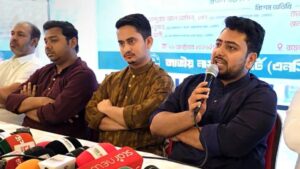 দুই মন্ত্রীর পদত্যাগ চাইলেন নাহিদ ইসলাম